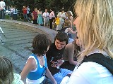 Киев, 08.07.2006: Berlinka и Приближенный общаются на фоне Далеко
